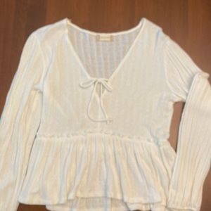 Woman’s Altar’d state while light weight sweater size small